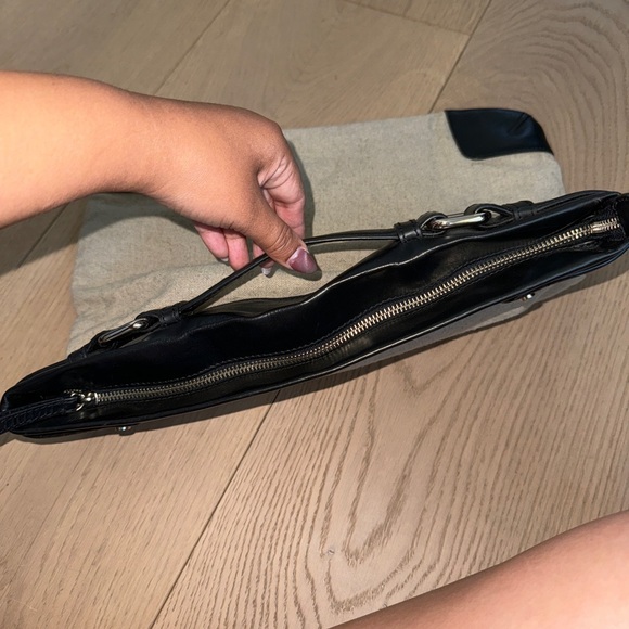 Leather and linen pouch - Picture 8 of 9